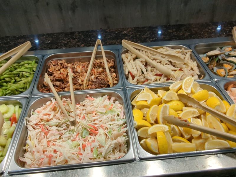 Lone Tree Buffet food